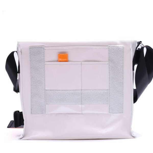 Messenger bag - locally produced - »Schwerstarbeiterin« (heavy worker) - light gray - 1
